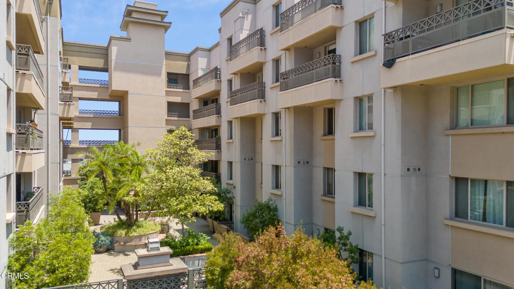931 E Walnut Street 508