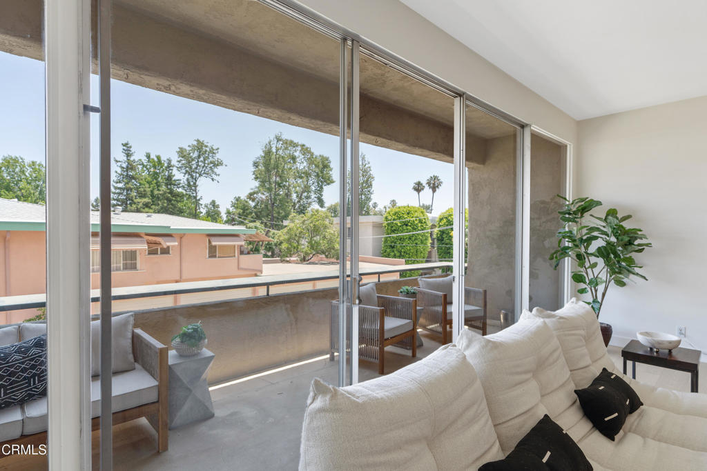 960 San Pasqual Street 208