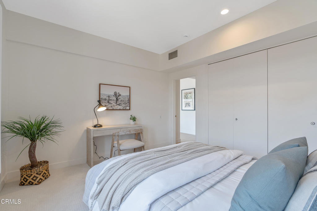 960 San Pasqual Street 208