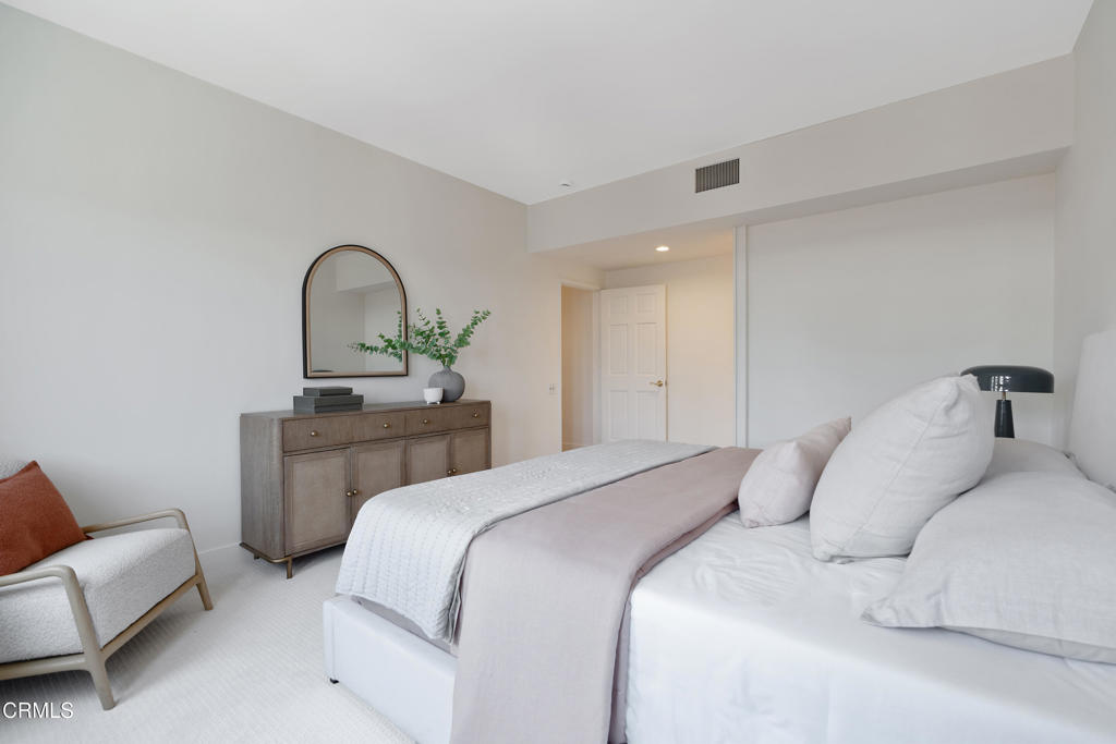960 San Pasqual Street 208