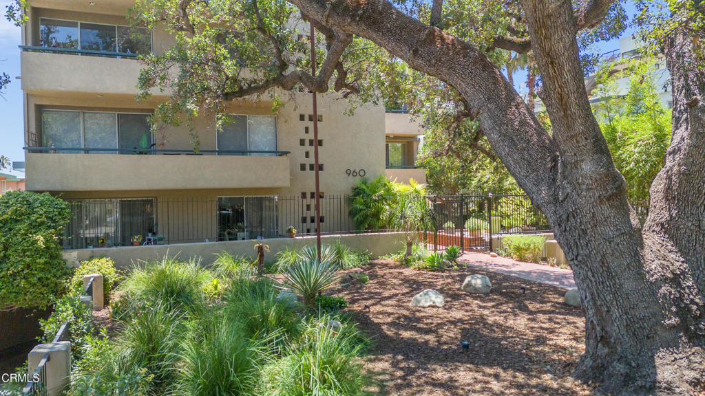 960 San Pasqual Street 208
