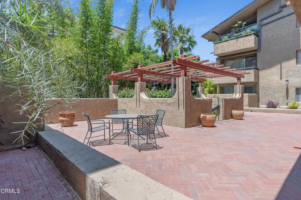 960 San Pasqual Street 208
