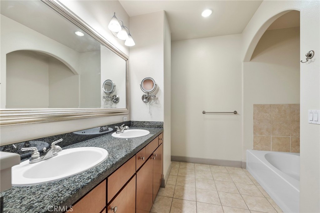 840 E Green Street 505