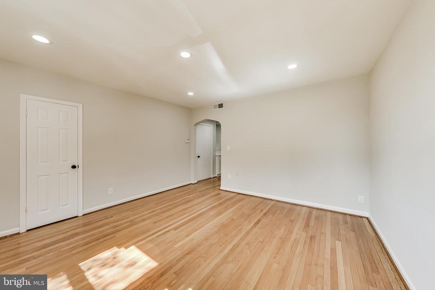941 RANDOLPH STREET NW Unit: D