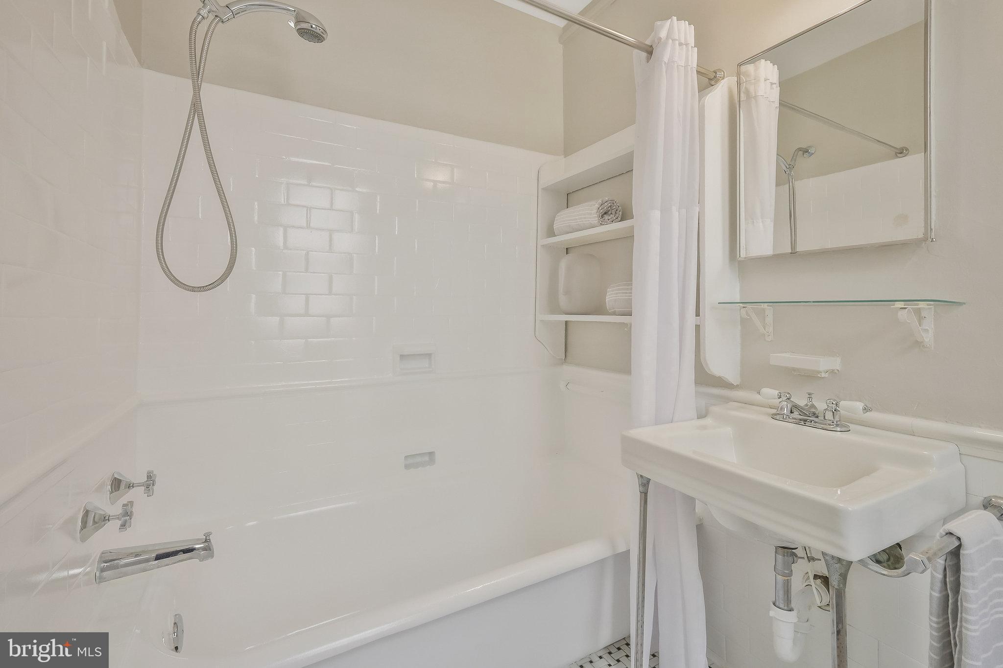 1954 Columbia ROAD NW Unit: 509