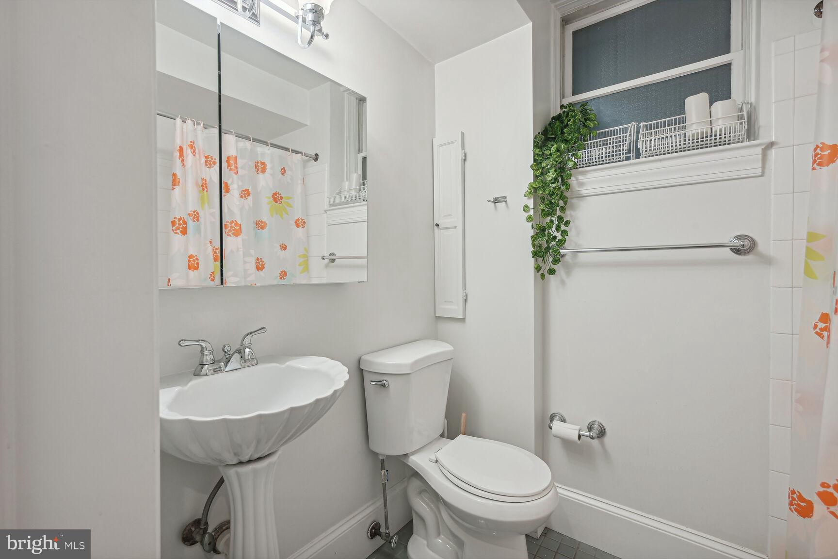 1839 Ontario PLACE NW