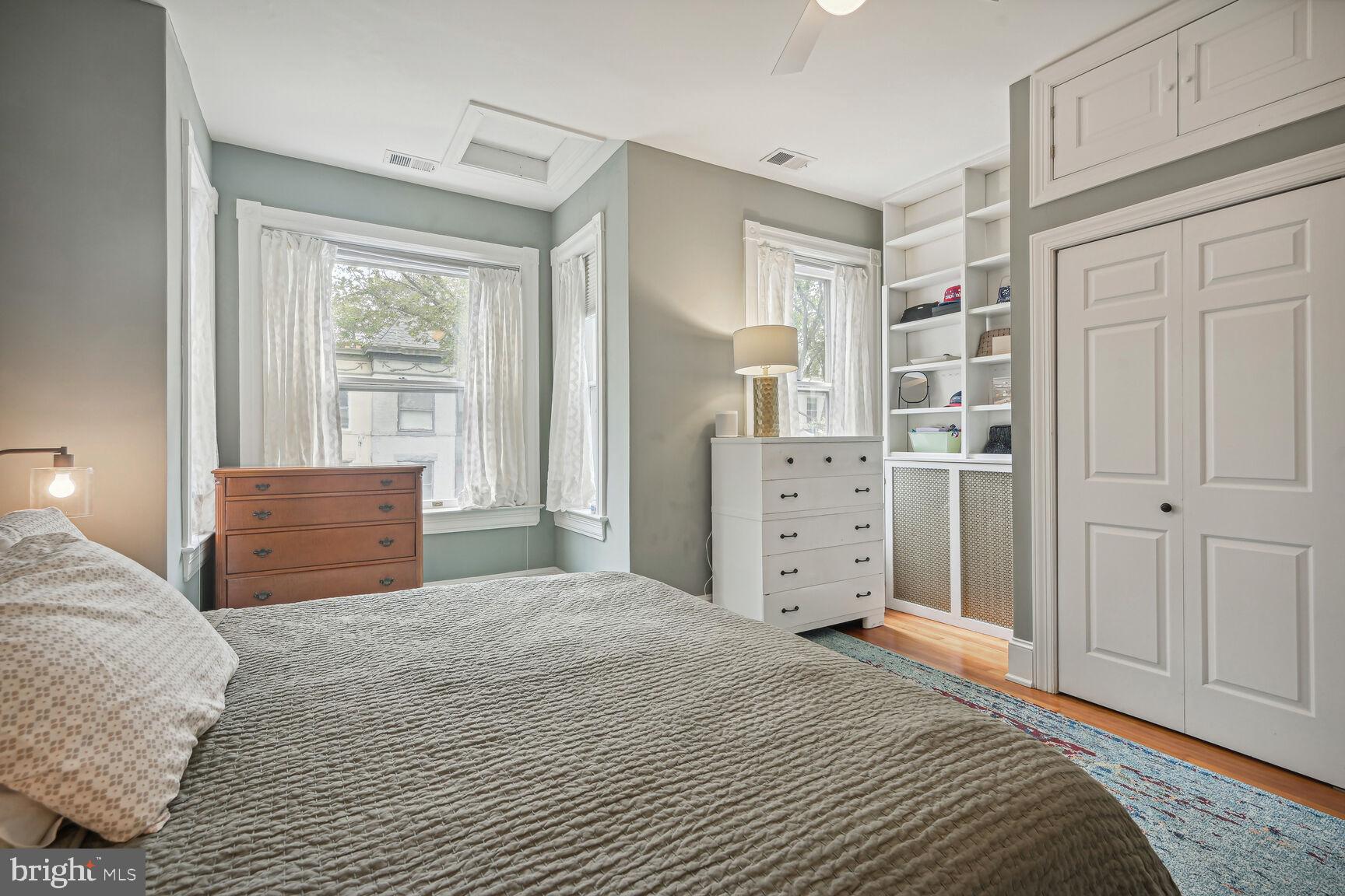 1839 Ontario PLACE NW