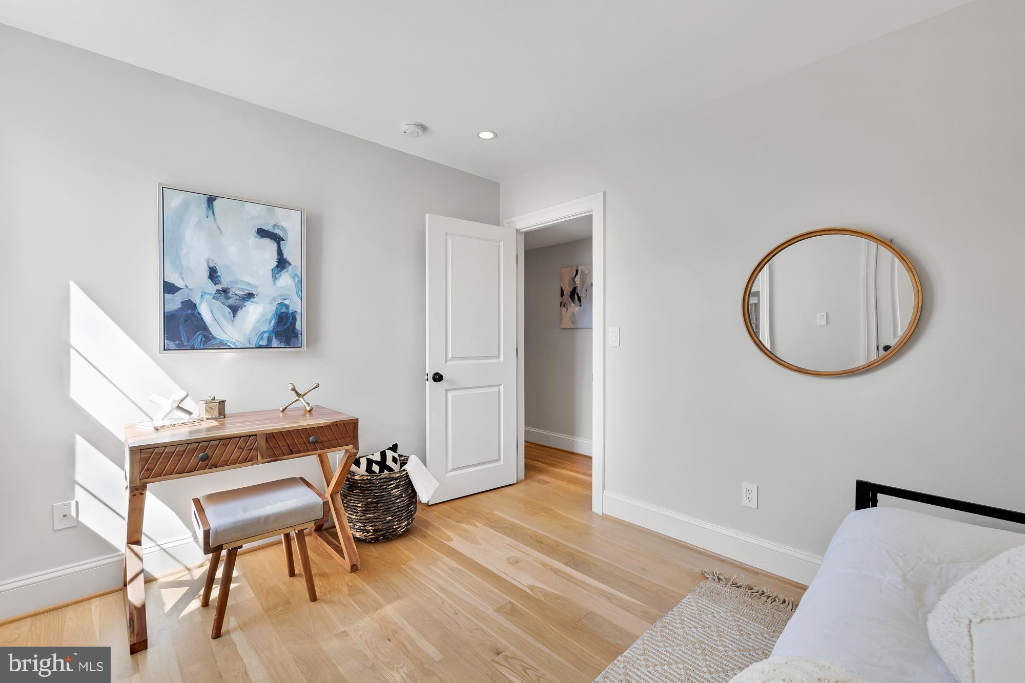 1427 5TH STREET NW Unit: 3