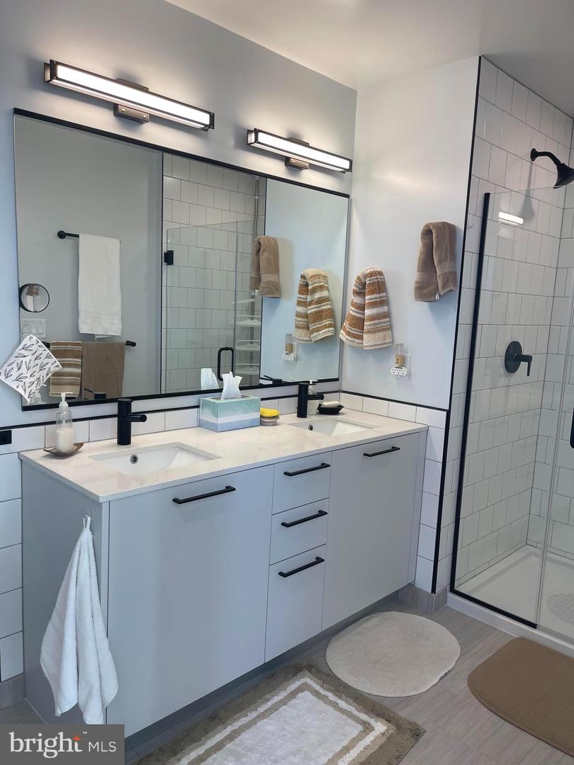 1625 Eckington Place NE Unit: PH301
