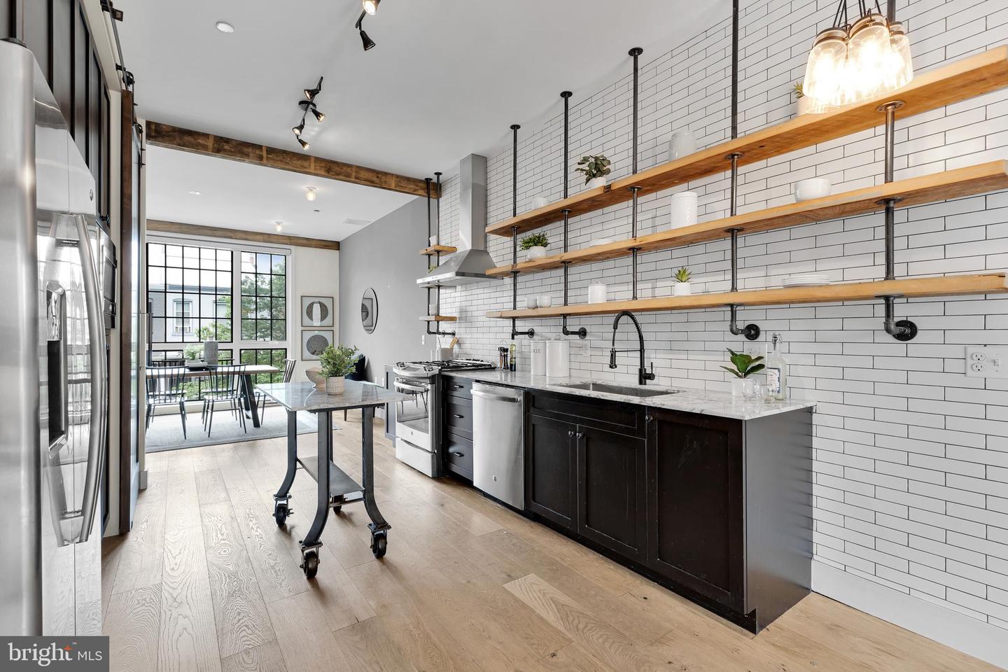 774 Girard STREET NW Unit: 4W