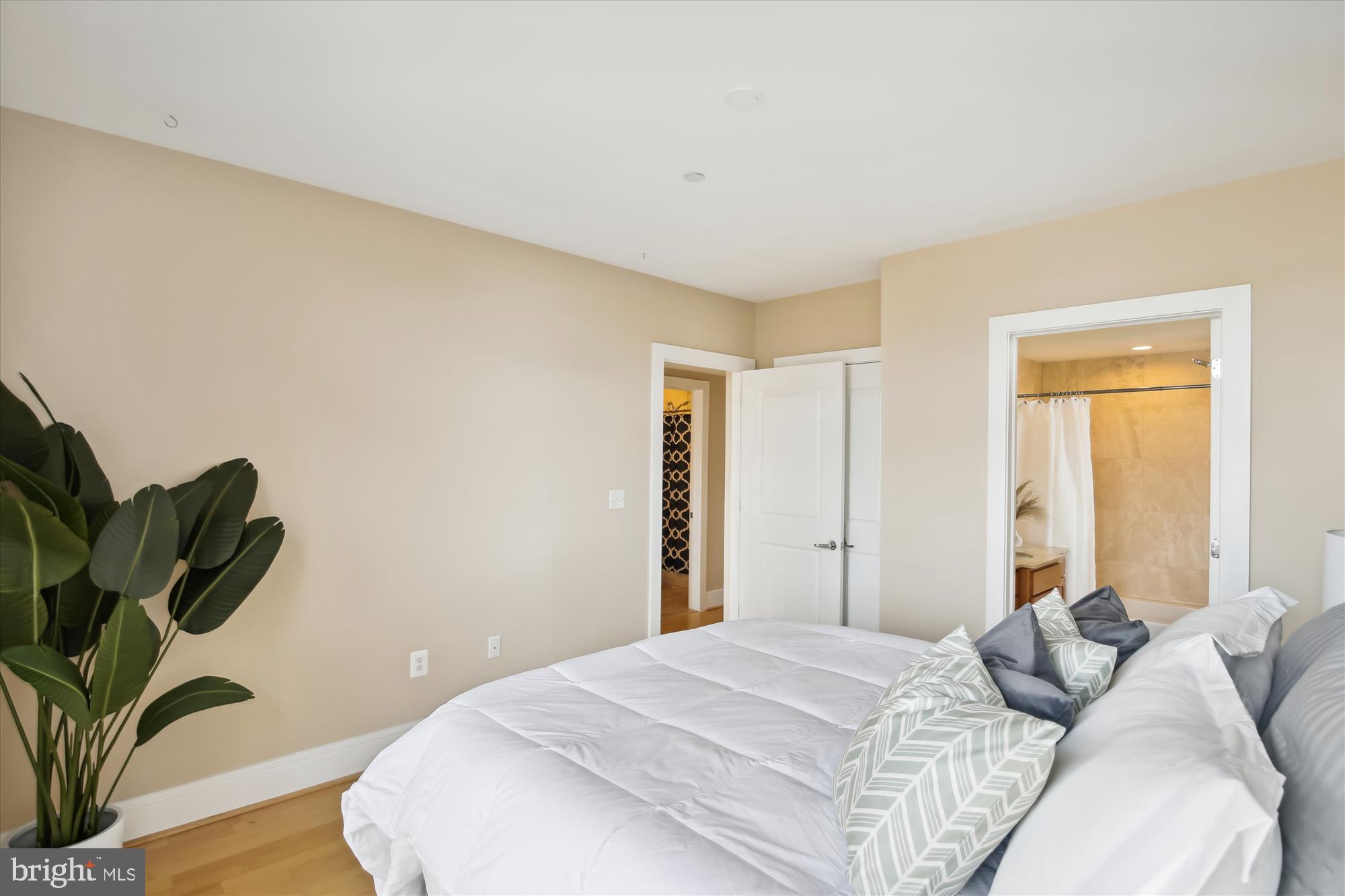 1654 Euclid STREET NW Unit: 301