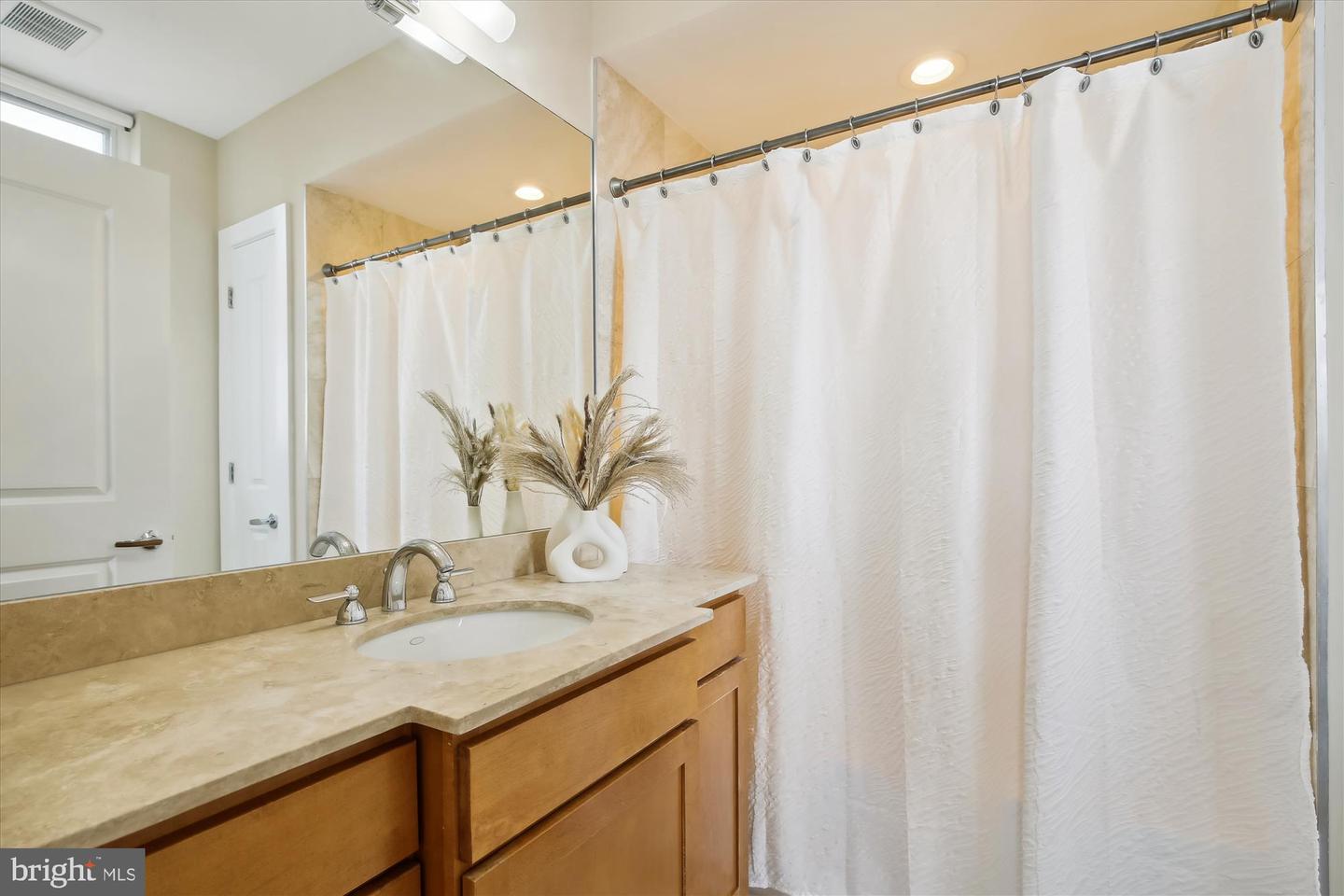 1654 Euclid STREET NW Unit: 301