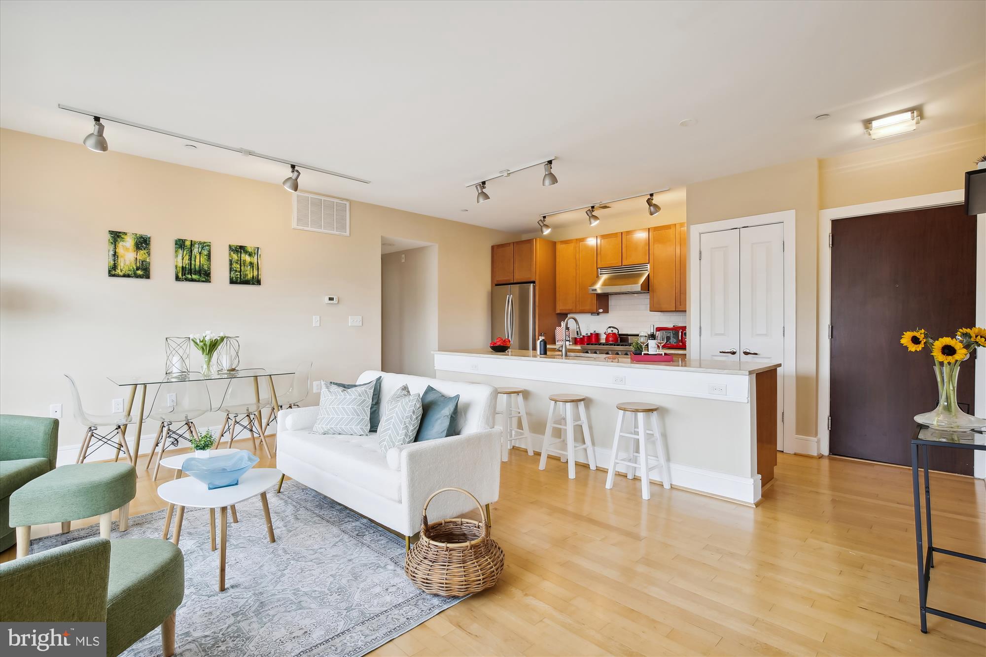 1654 Euclid STREET NW Unit: 301