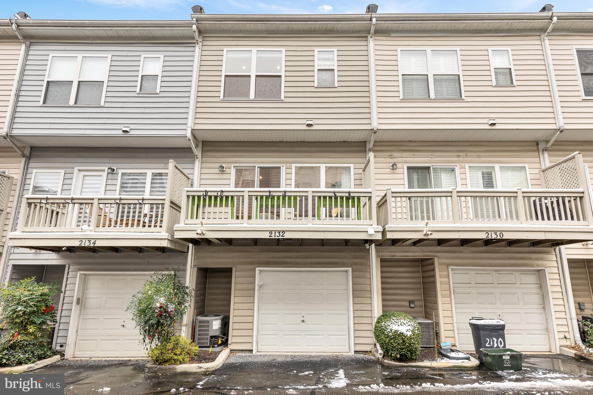 2132 12th Pl NW