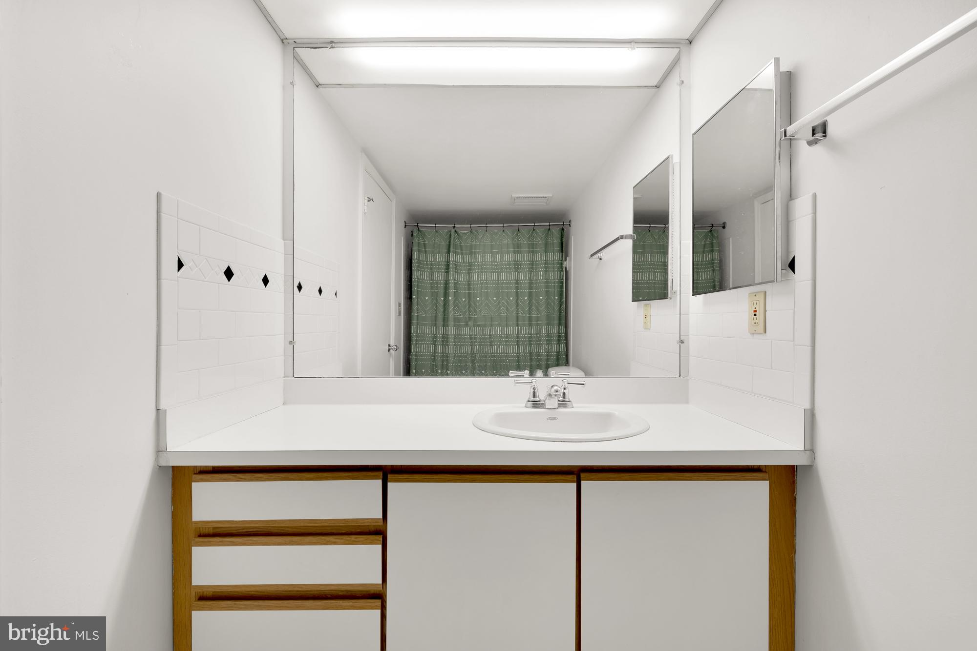1401 17th Street NW Unit: 307