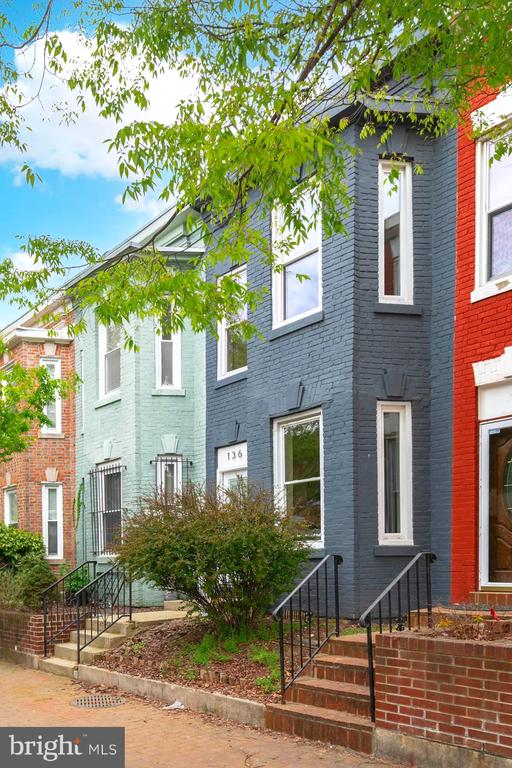 136 Bates St NW