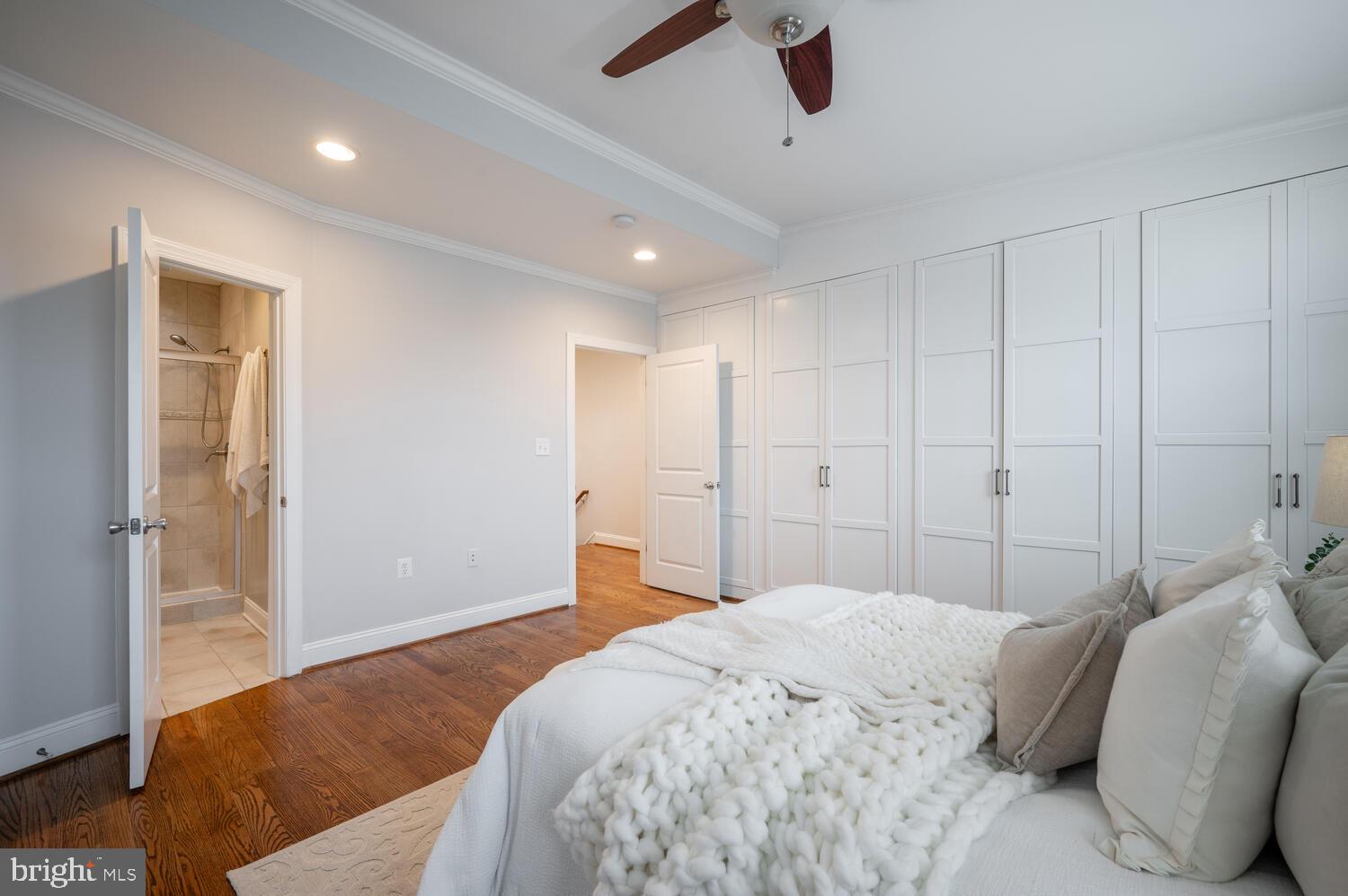 914 Emerson St NW