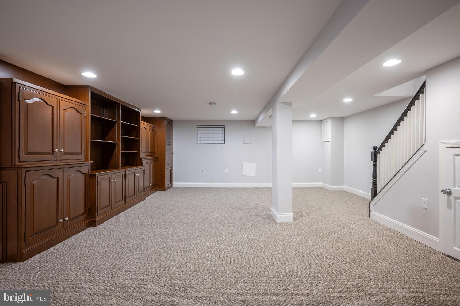 914 Emerson St NW