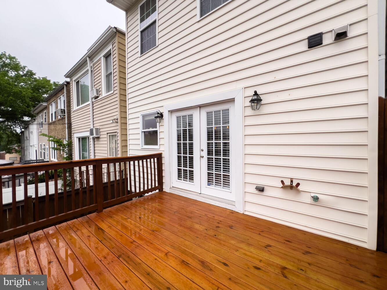 914 Emerson St NW