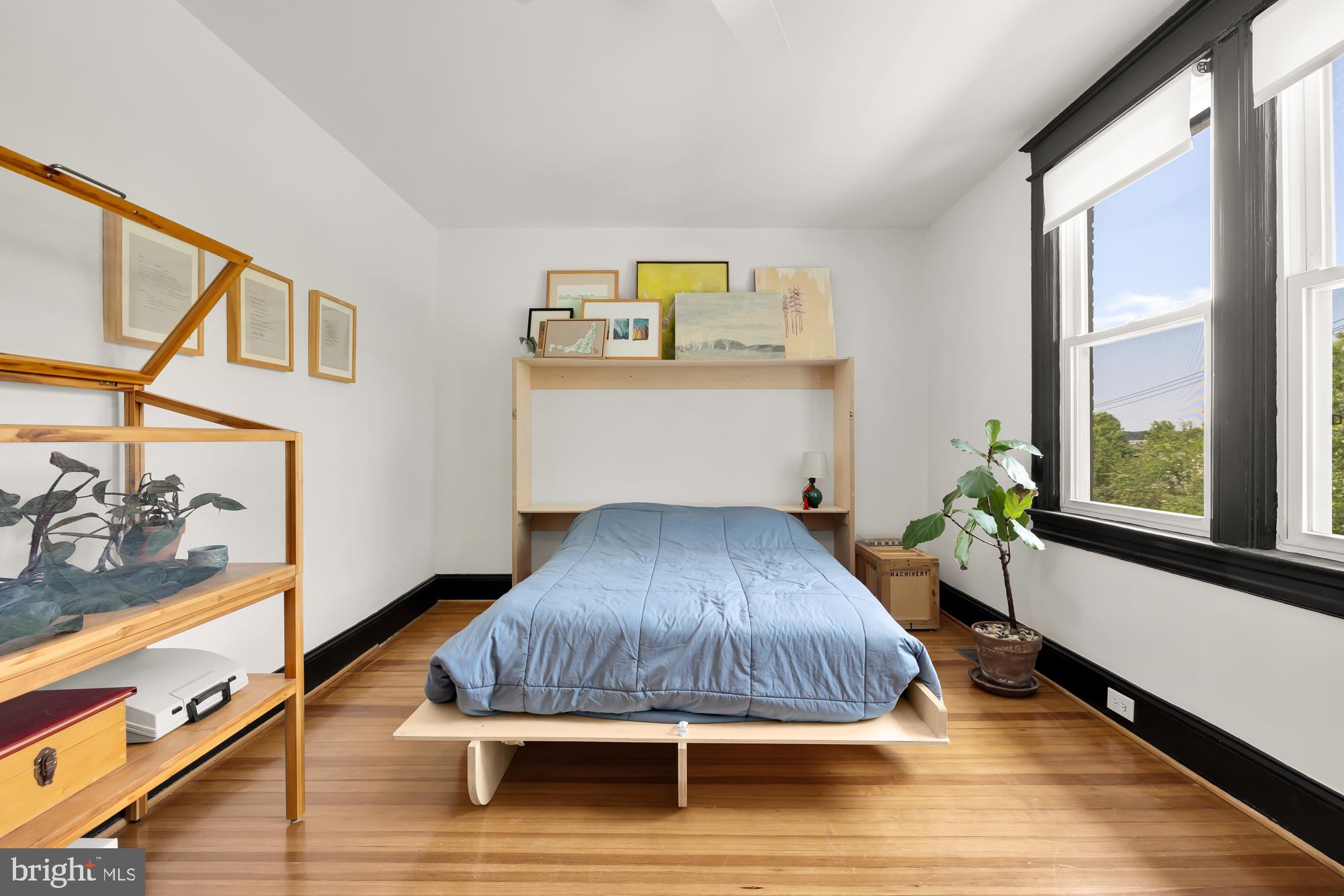 414 Crittenden St NW