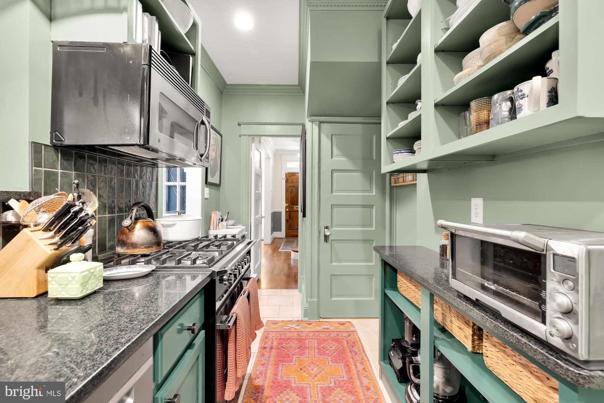 414 Crittenden St NW