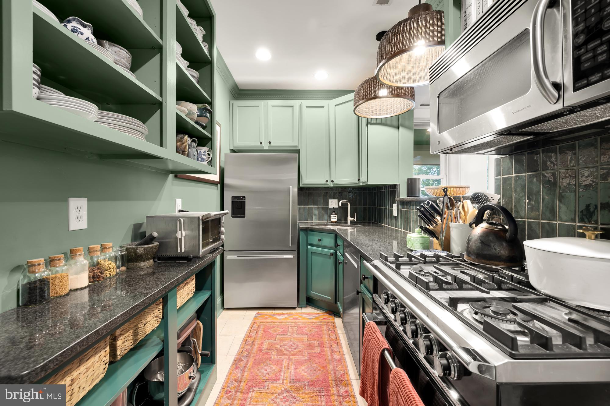 414 Crittenden St NW