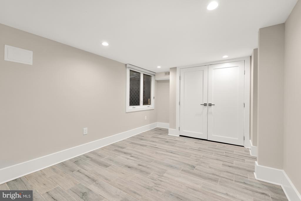 432 Emerson St NW