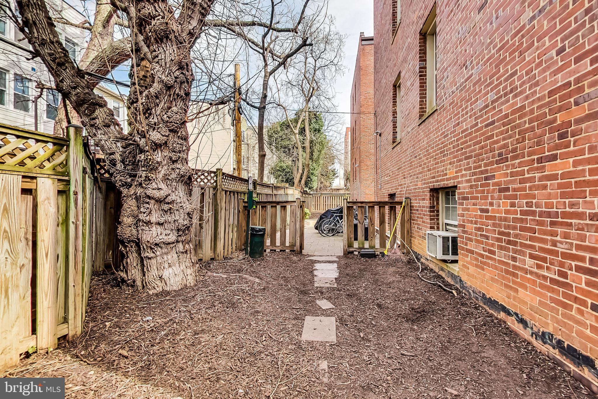 1441 EUCLID ST NW #105