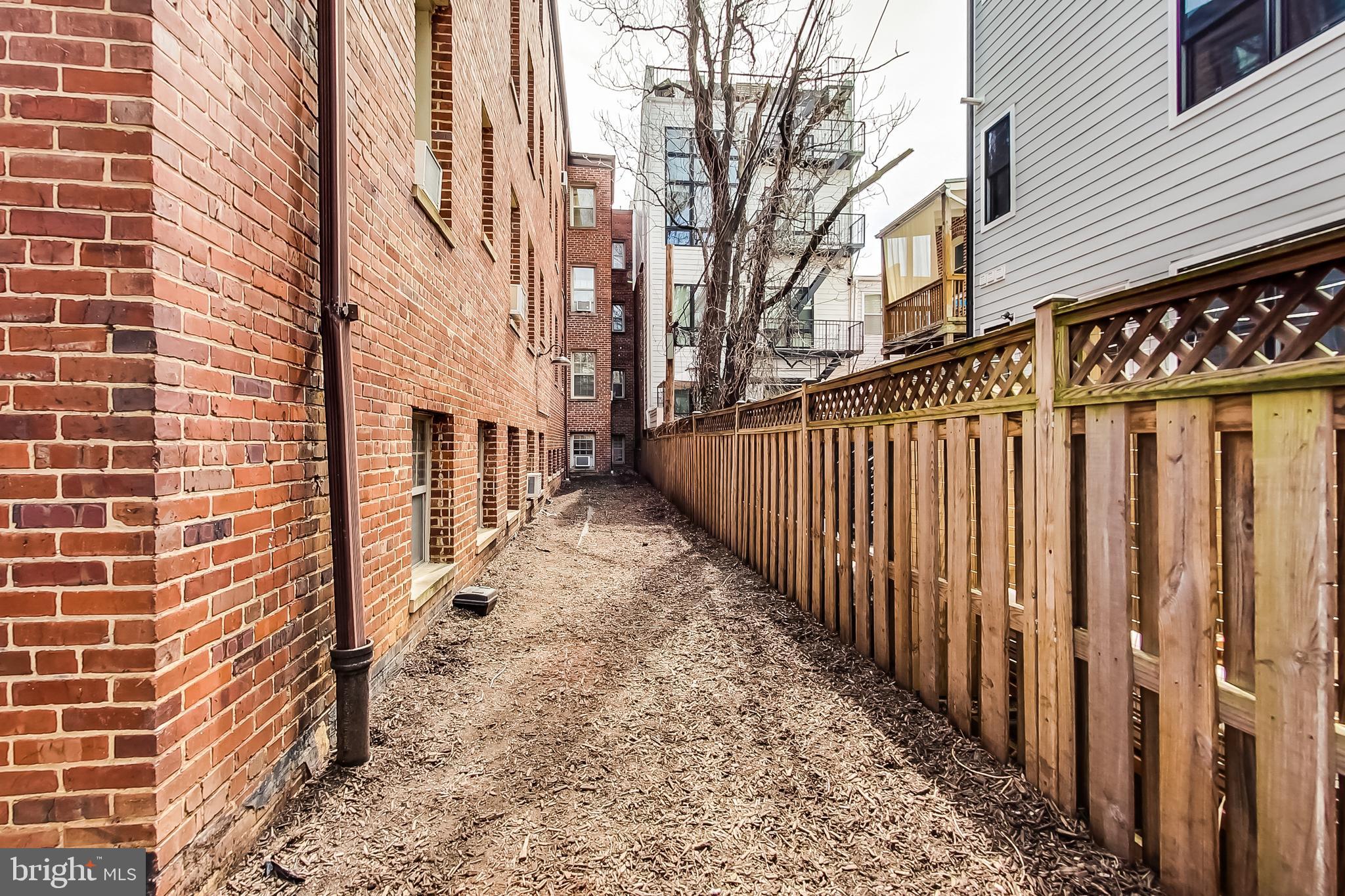 1441 EUCLID ST NW #105