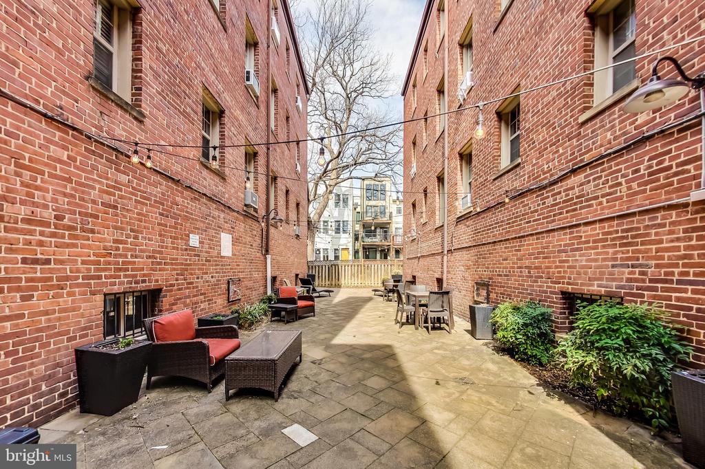 1441 EUCLID ST NW #105