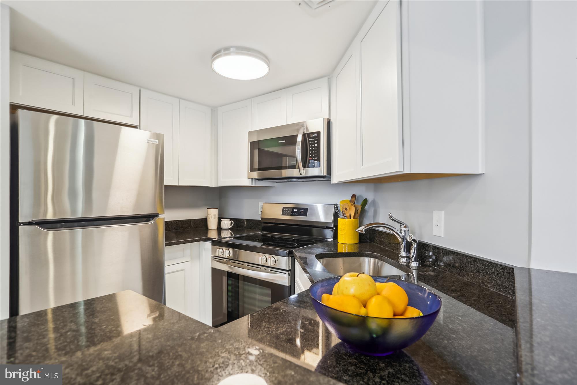 1436 Meridian Pl NW #105