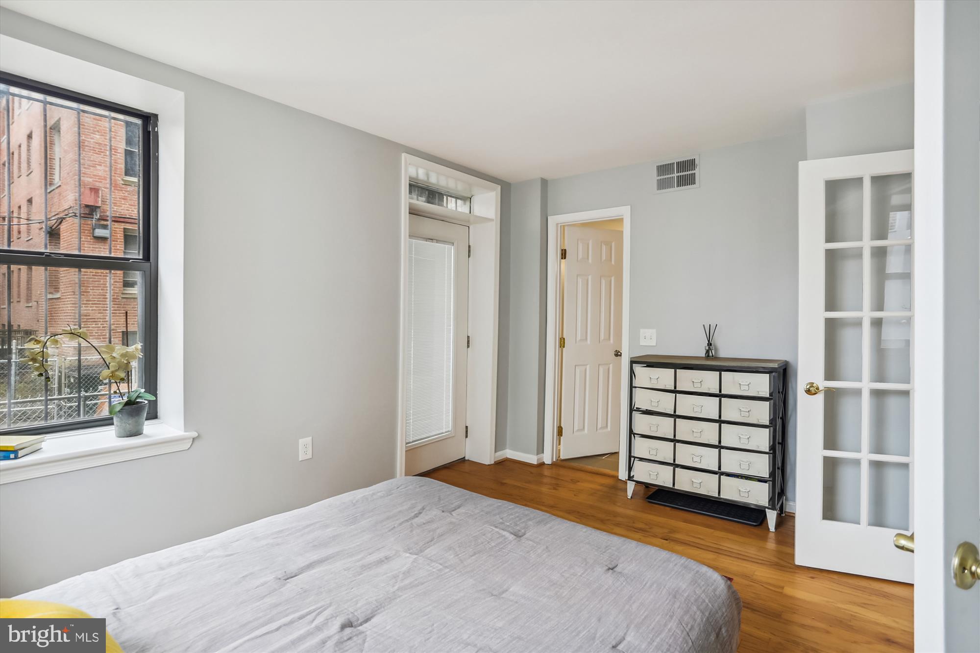 1436 Meridian Pl NW #105