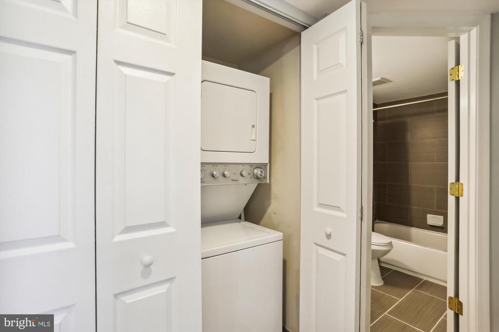 1436 Meridian Pl NW #105