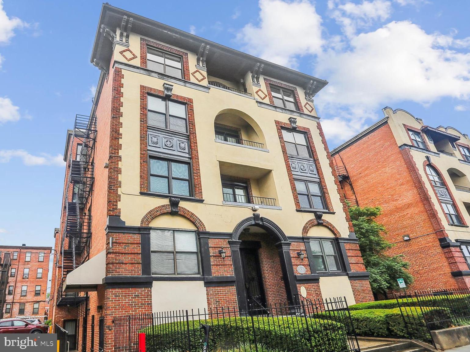 1436 Meridian Pl NW #105
