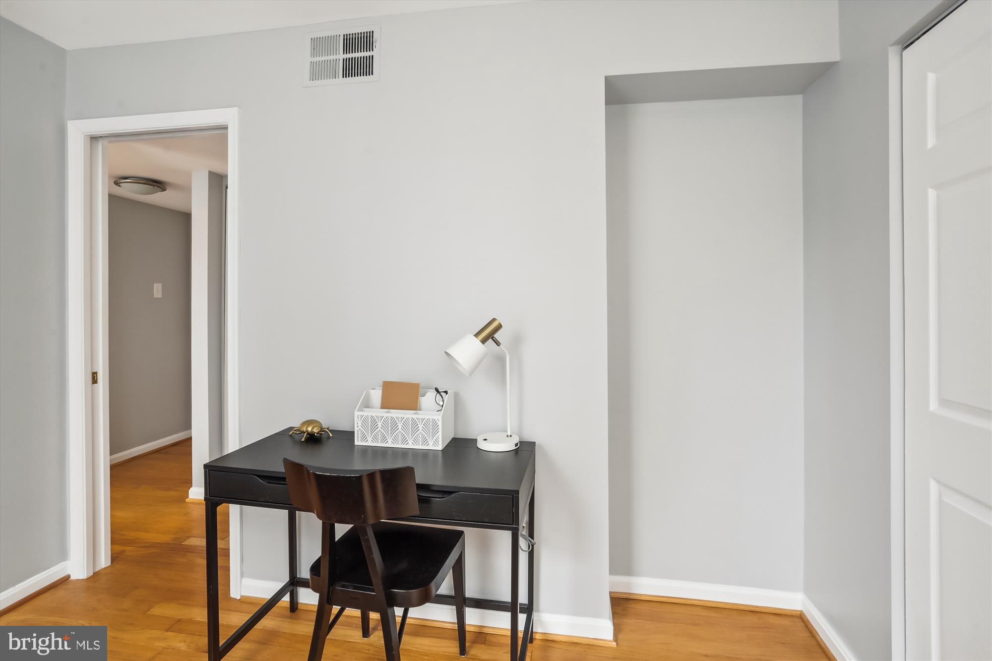 1436 Meridian Pl NW #105