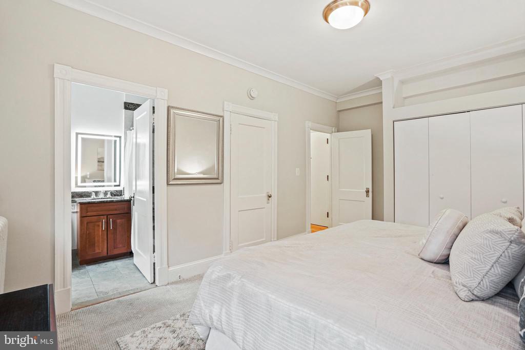 3314 Mount Pleasant St NW #31