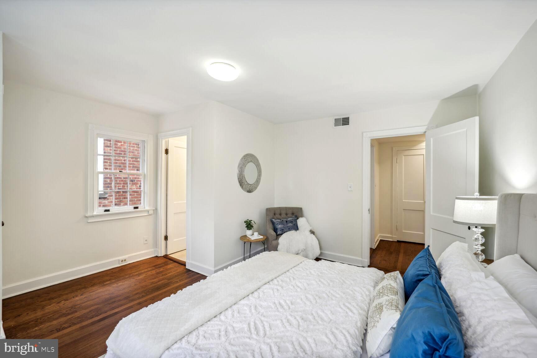 4451 Greenwich Pkwy NW