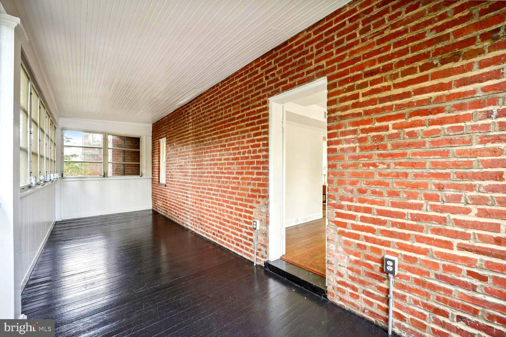 4451 Greenwich Pkwy NW