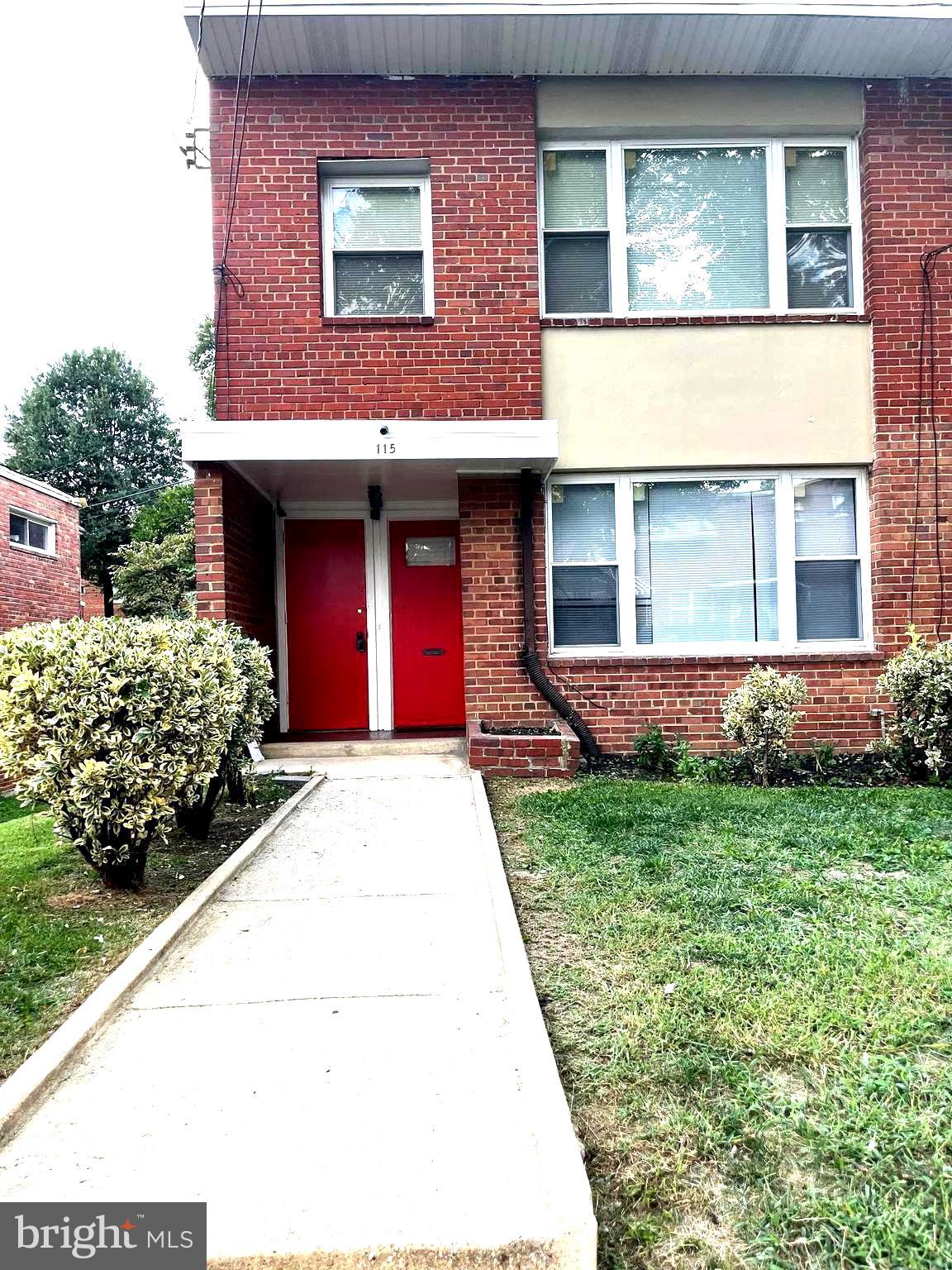 115 Victor St NE