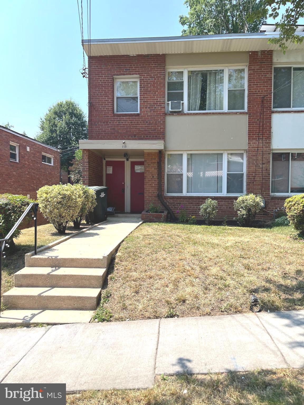 115 Victor St NE