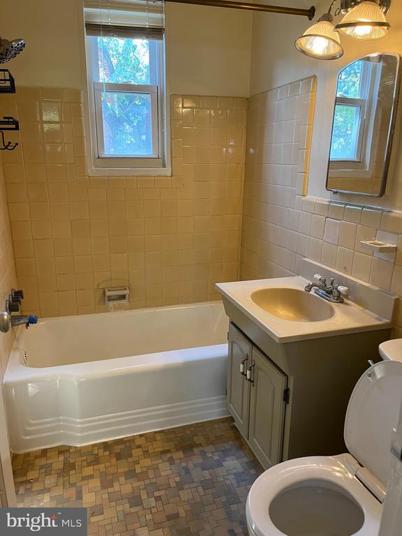 115 Victor St NE