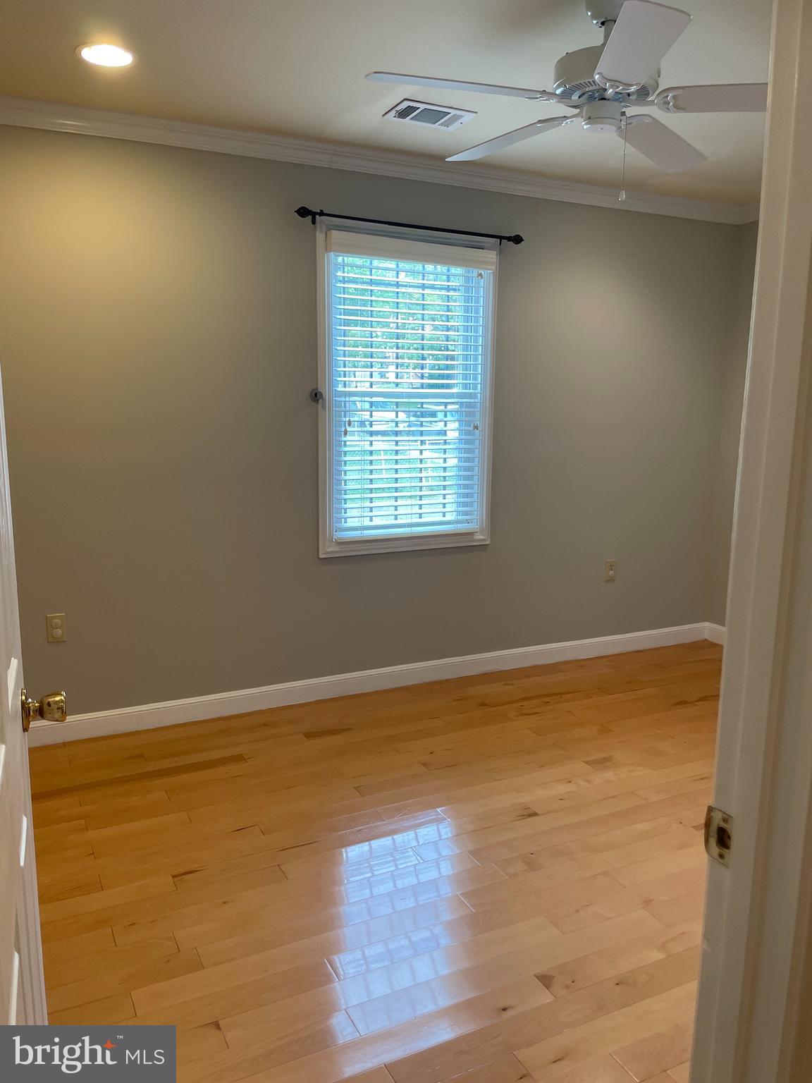 1424 HOLBROOK ST NE #102