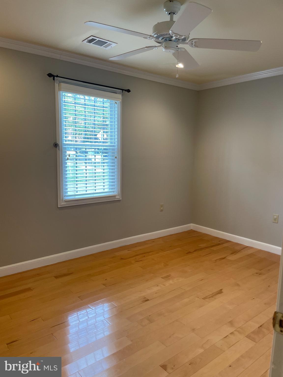 1424 HOLBROOK ST NE #102