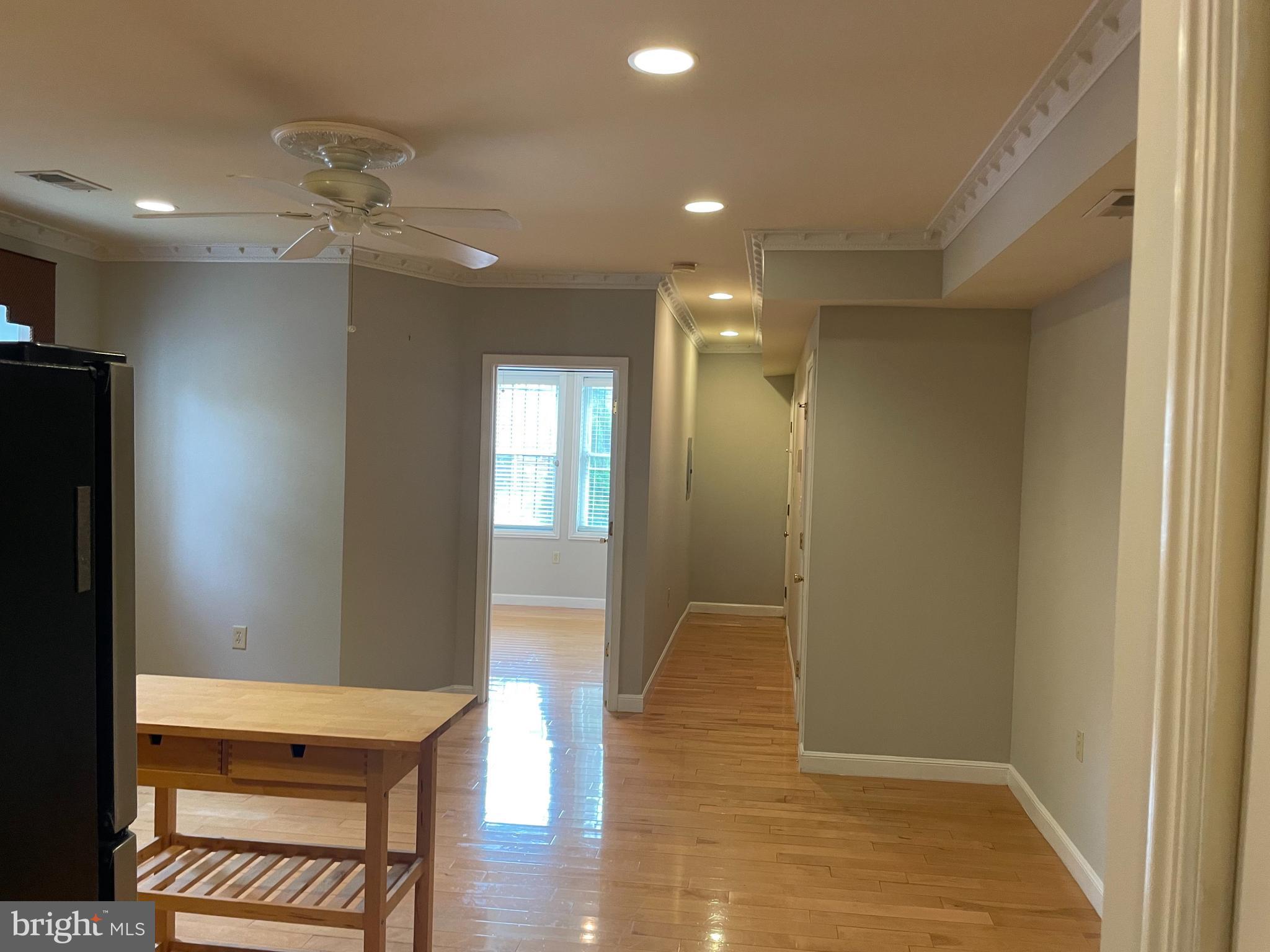 1424 HOLBROOK ST NE #102