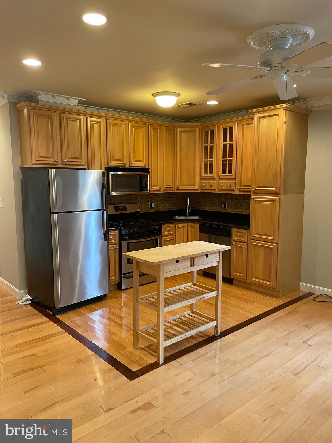 1424 HOLBROOK ST NE #102