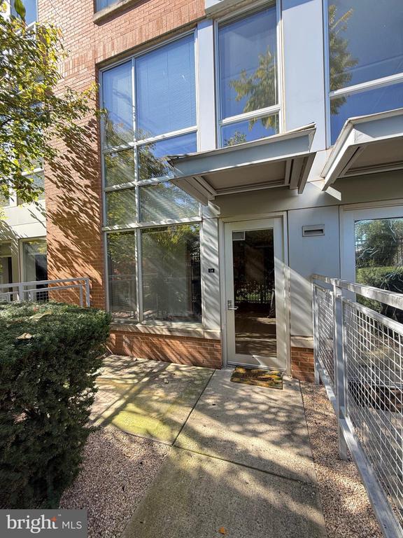 1390 V ST NW #114