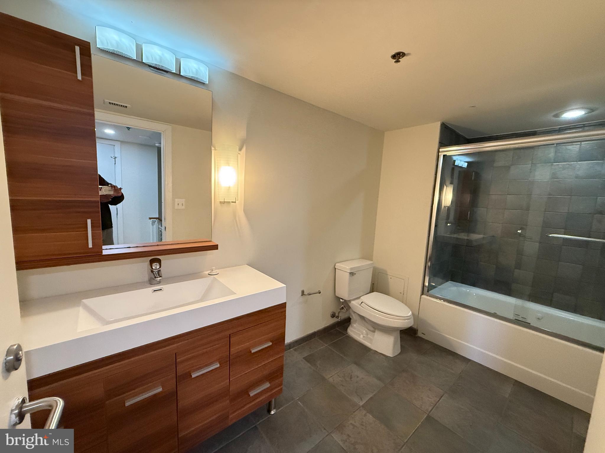 1390 V ST NW #114