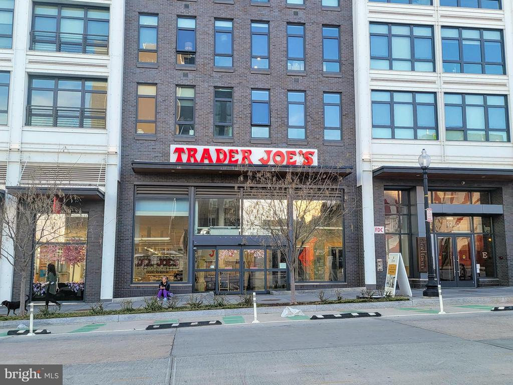 1390 V ST NW #114