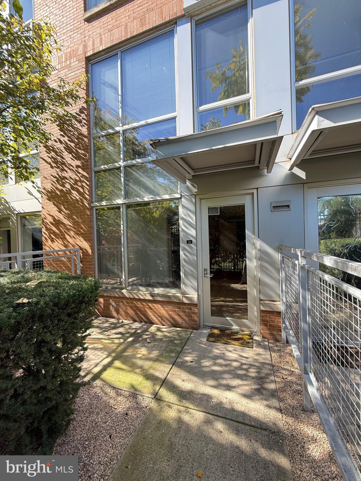 1390 V ST NW #114