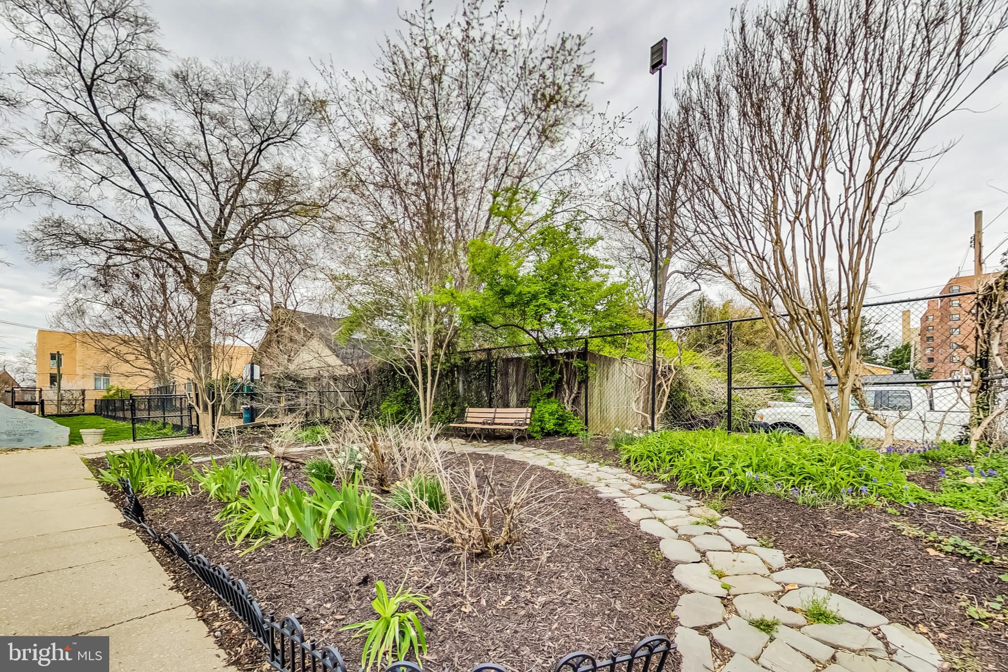 3100 Wisconsin Ave NW #B12